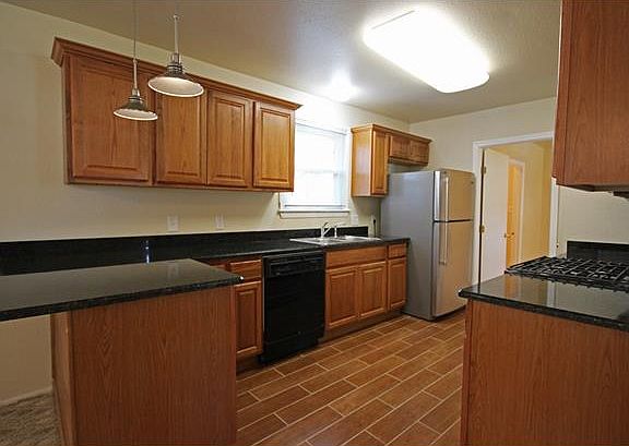 5th image of 105 Maumus Ave
