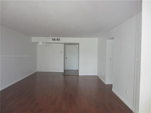 3rd image of 1420 Brickell Bay Dr APT 906D