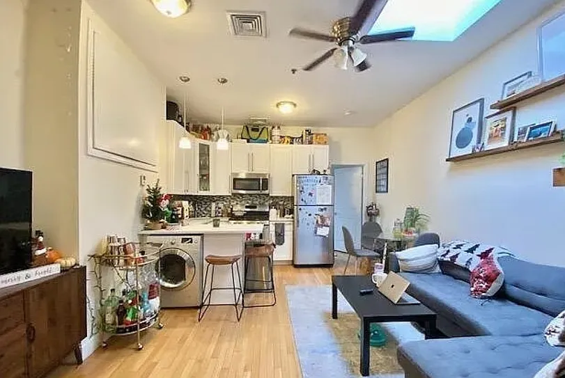 3 bed, $5,700 — Photo 1