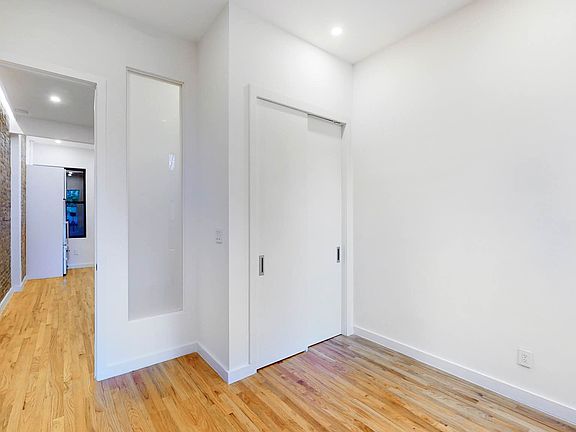 2nd image of 829 9th Ave APT 2C