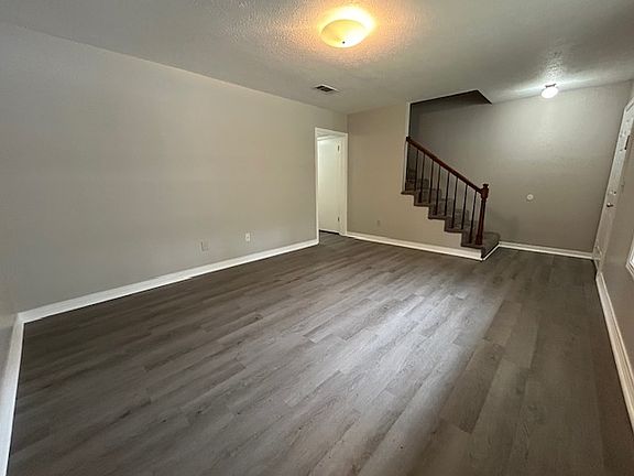 4th image of 3110 Sierra Ct