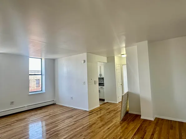 1240 Sherman Avenue image 1 of 7