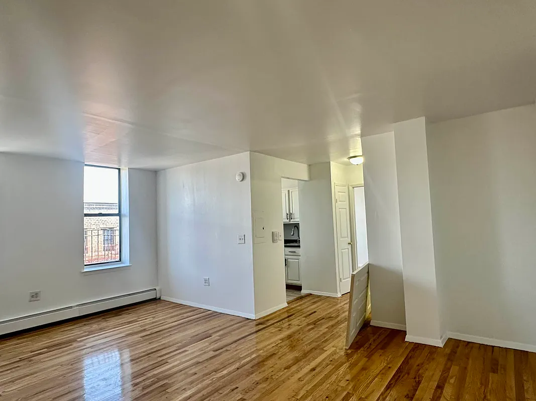 1240 Sherman Avenue D6