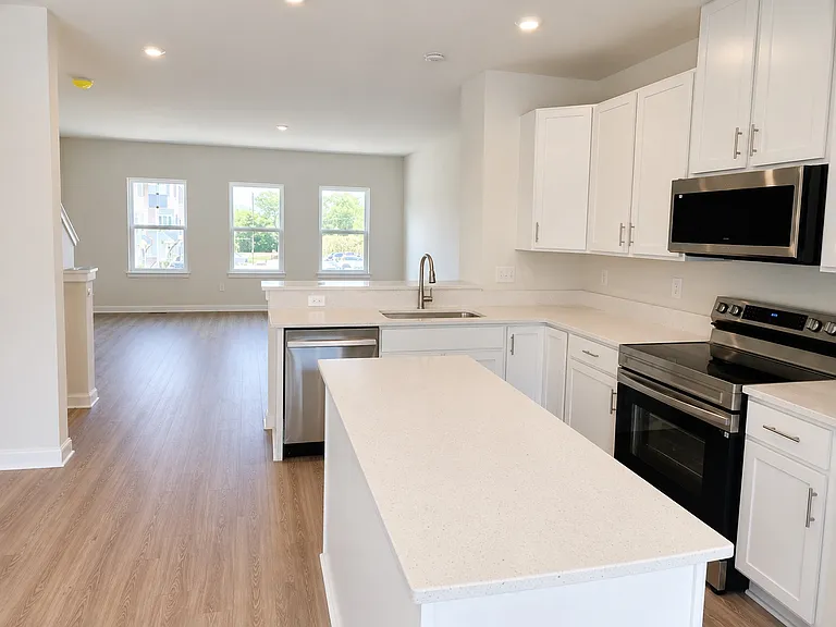 109 Marlow Ct — Photo 4