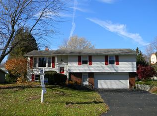 8257 Exeter Dr, Baldwinsville, NY 13027
