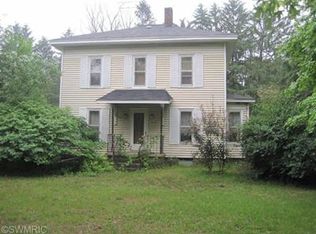 9079 SW Greenville Rd, Greenville, MI 48838