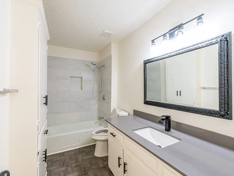 625 Woodhaven Pl — Photo 24