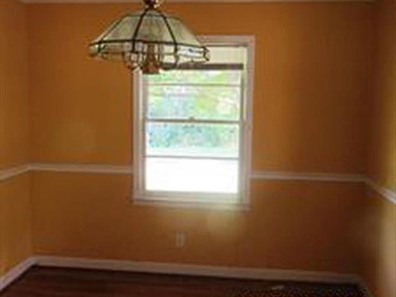 4th image of 210 Beechwood Cir