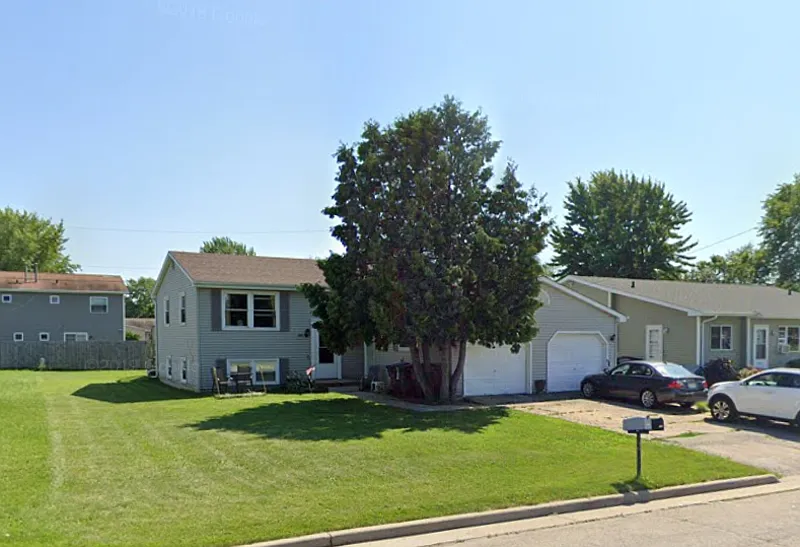 2 bed, 1.0 bath, $999 — Photo 1