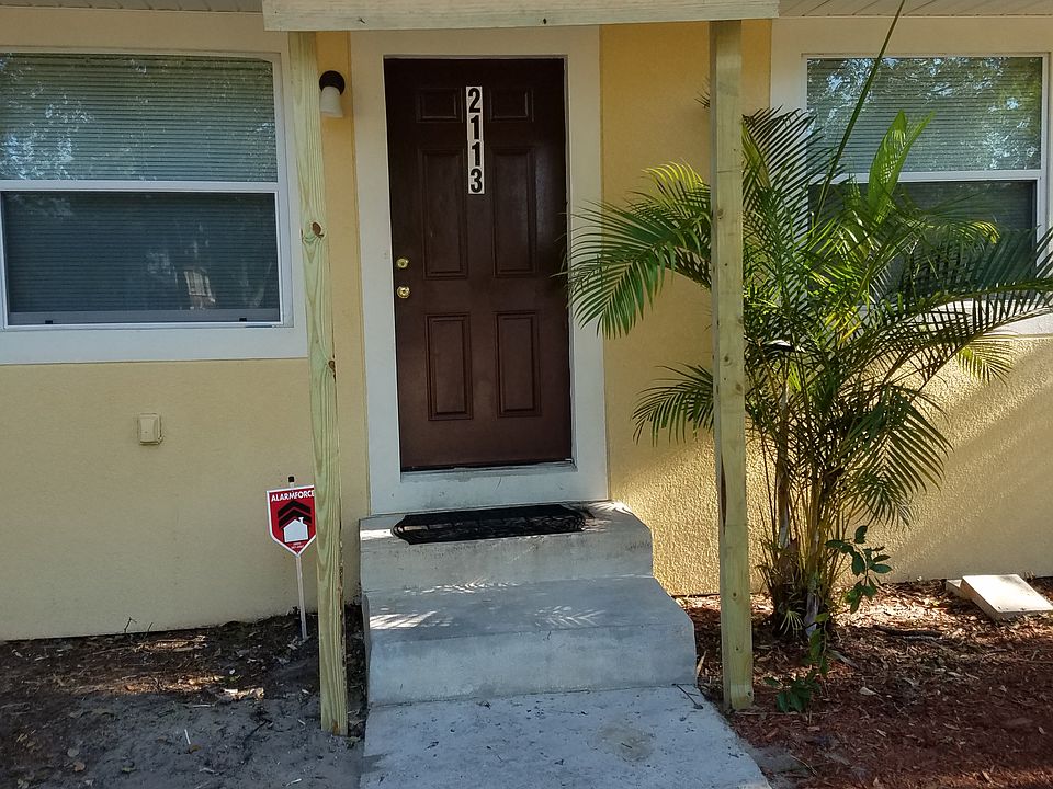 1st image of 2113 E Poinsettia Ave