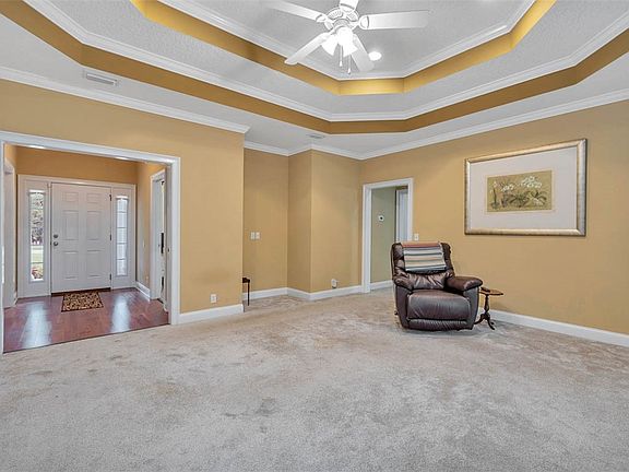 5th image of 115 Spring Lake Cir