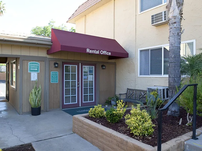 Mapleview Apartment Homes — Photo 14