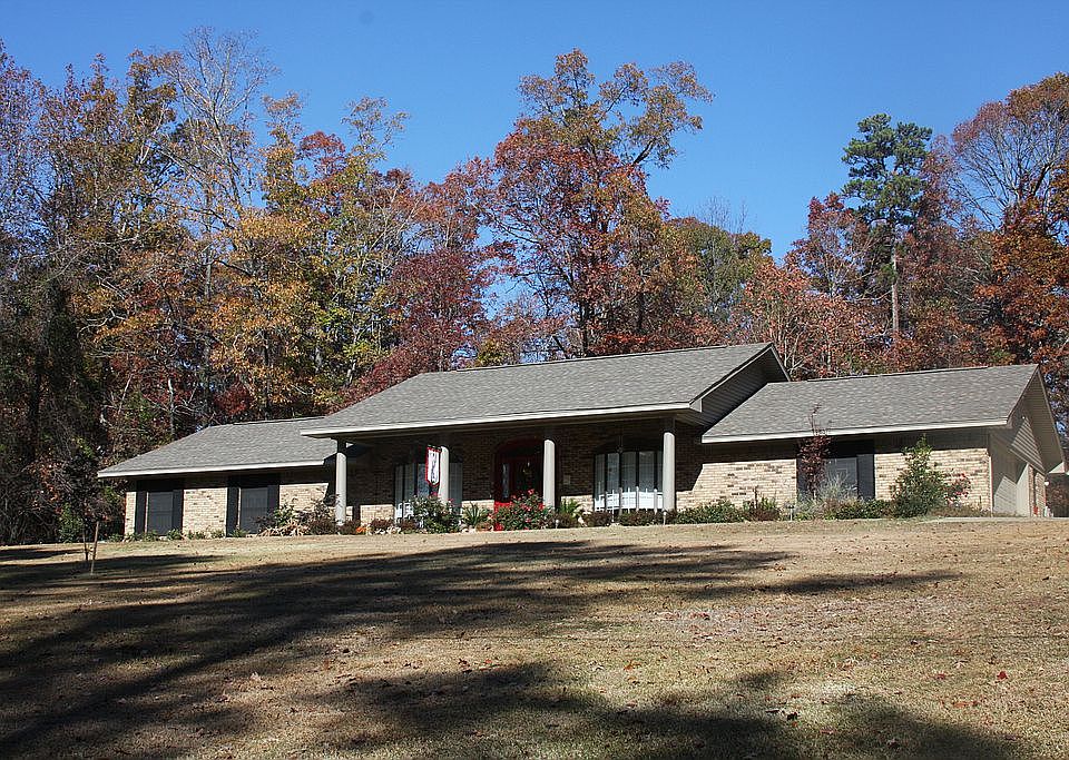 1st image of 973 Country Club Cir