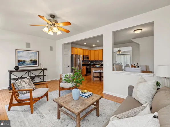 1455 Fawn Hollow Ln, Woodbridge, VA 22191