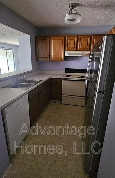 8793 W 106th Ter — Photo 6