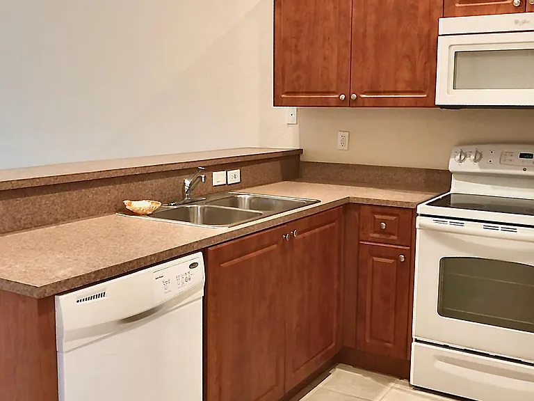 6953 Regina Dr — Photo 4