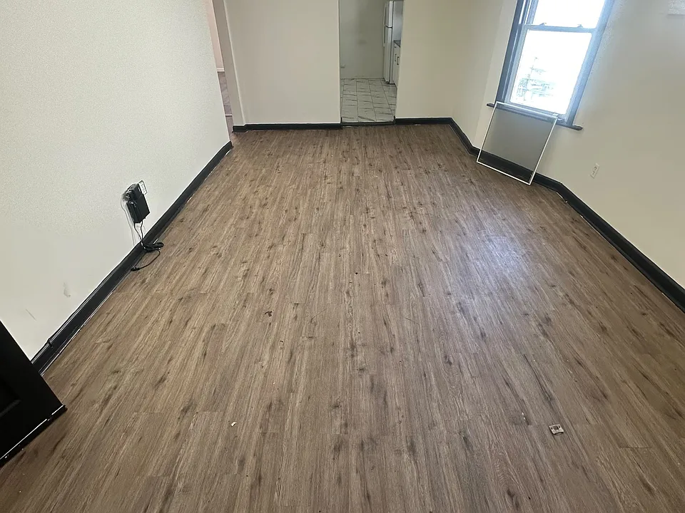 99 Maybaum Ave #2F