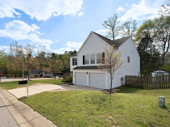 100 Trevor Ridge Dr, Holly Springs, NC 27540