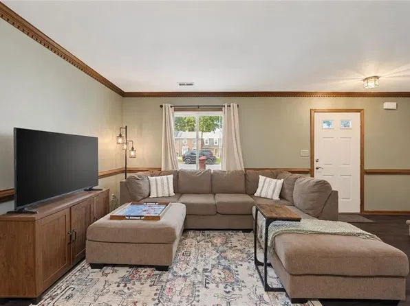 9 Colonial Way, Chesapeake, VA 23325