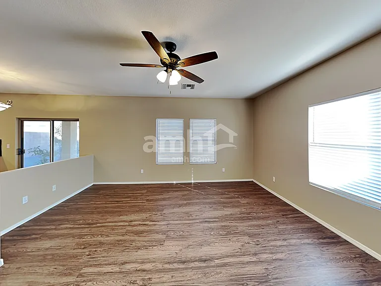 8462 E Lindner Ave — Photo 5