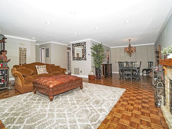 4th image of 26 Acorn Ponds Dr #260