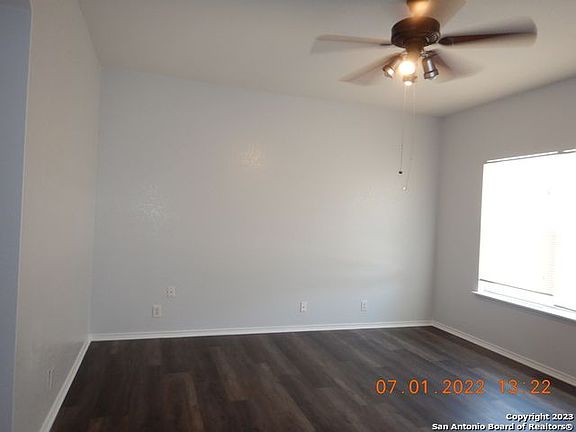 5th image of 6334 Queens Castle Dr