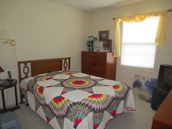 4th image of 125 Village Cir