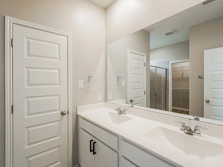 9410 Novacek Blvd — Photo 11