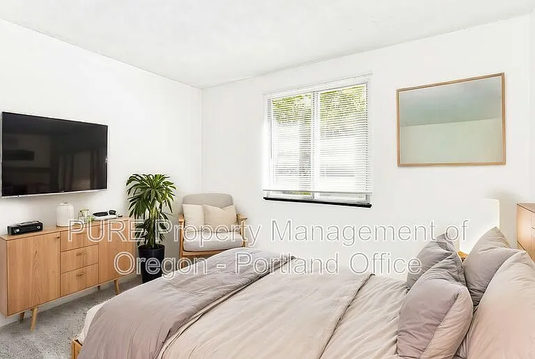 Parkway Garden — Photo 69