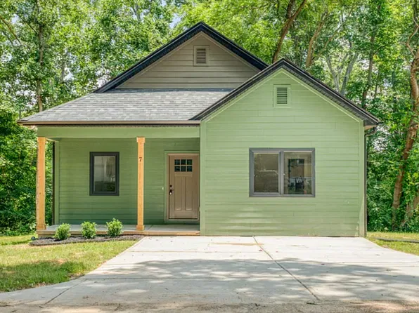 7 S Coulter Ave, Newton, NC 28658