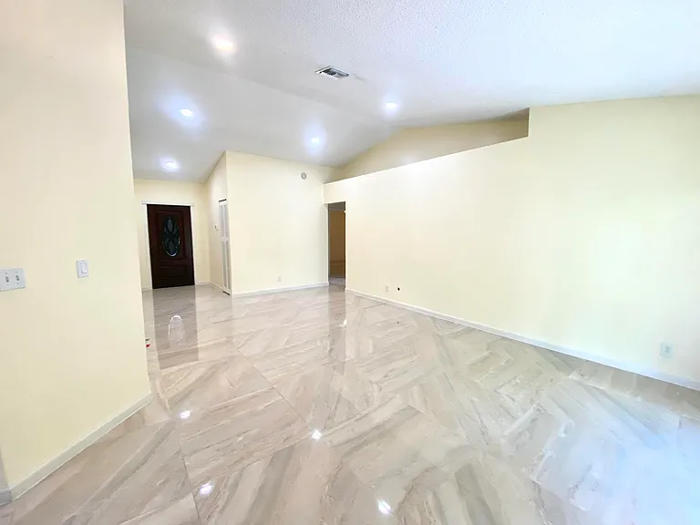 5314 Blueberry Hill Ave — Photo 2