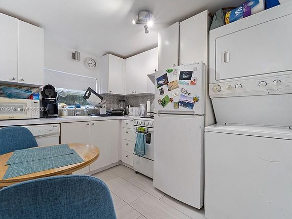 5th image of 3039 Calusa St