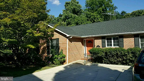 301 Gilmore St Photo 1