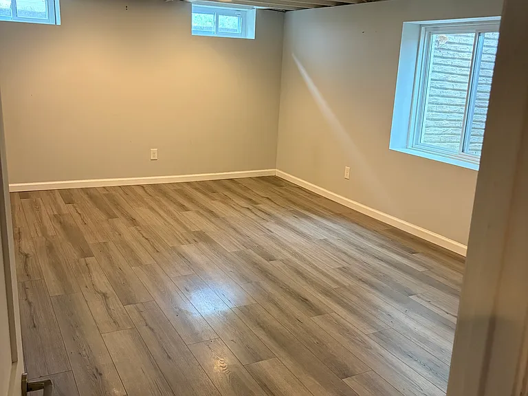 1481 Westminster Dr — Photo 18