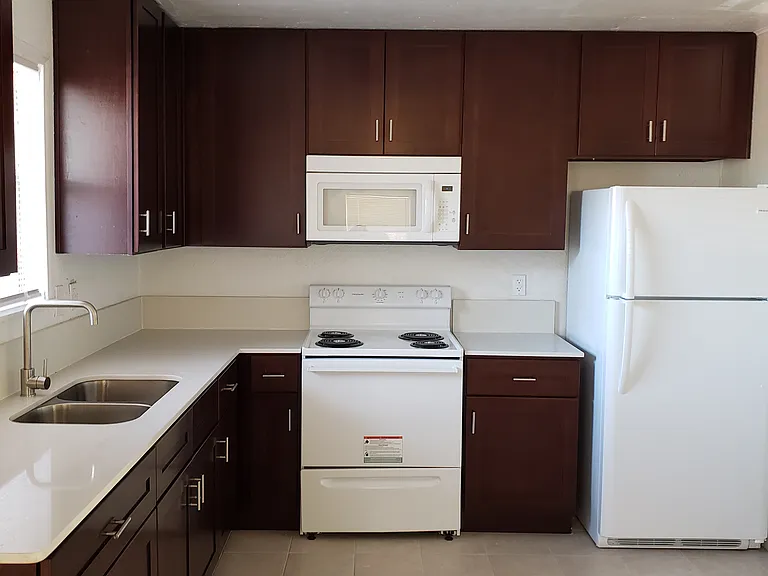 1203 N College St — Photo 6