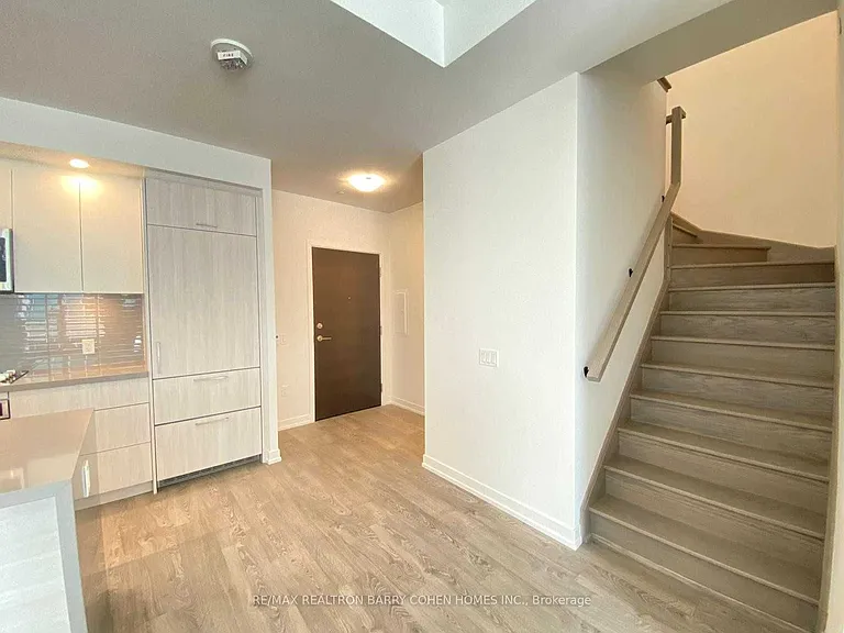 8868 Yonge St #Townhouse 103 — Photo 5