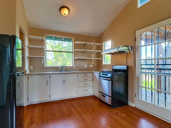 3rd image of 3099 Palm St