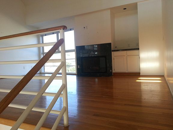 2nd image of 1019 Grant St Unit B