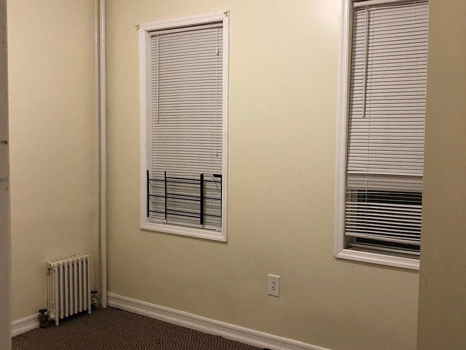 2nd image of 10429 118th St
