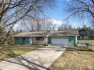 9956 Rimsnider Rd, Hinckley, IL 60520