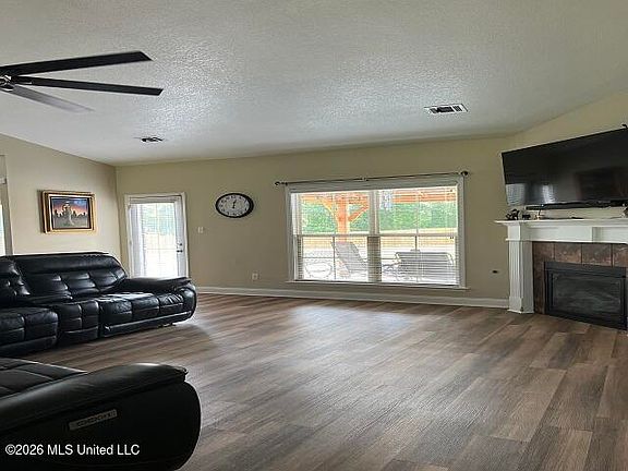 4th image of 5173 Silverton Dr