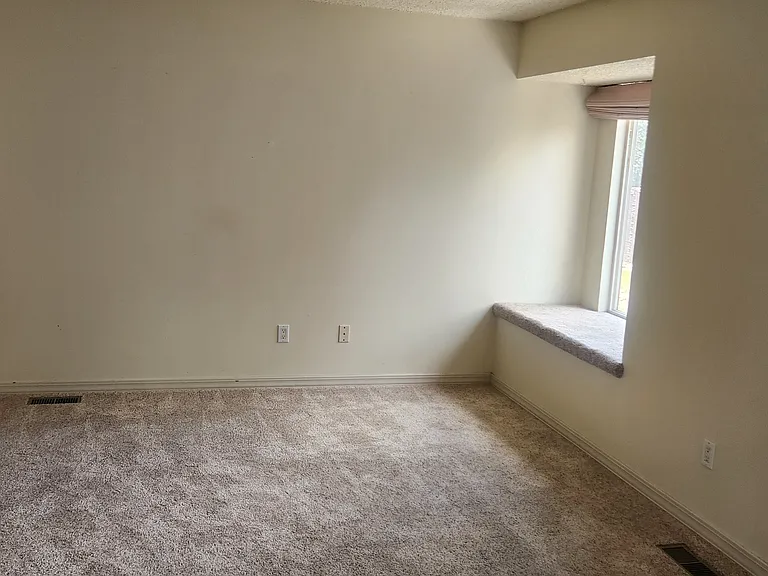 2520 Hamlet Ln #B — Photo 5