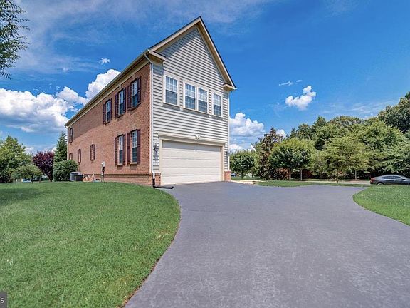 5th image of 11701 Town Green Rd