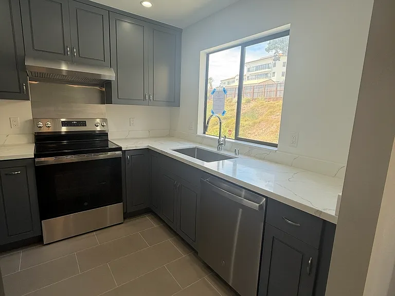 4345 Clement St #2 — Photo 12