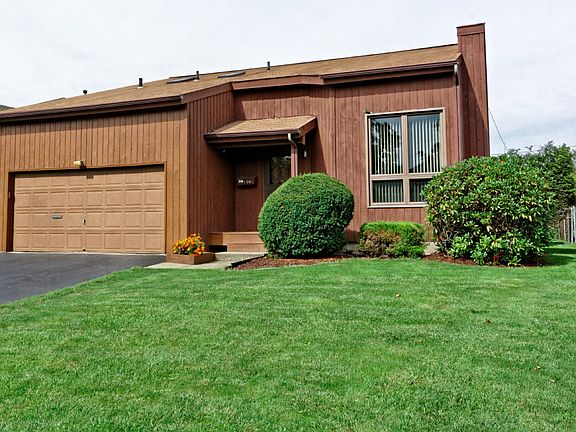 2nd image of 106 Rose Ct