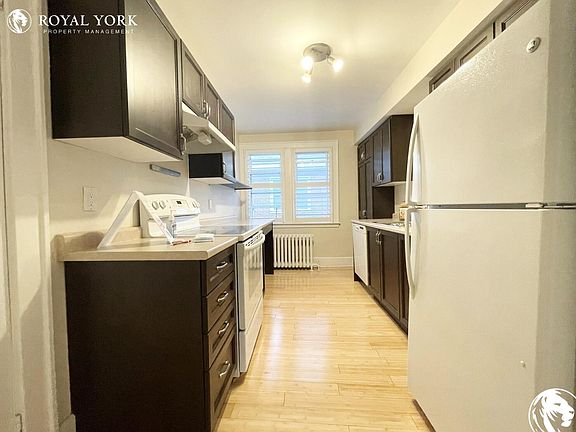 2nd image of 5 Rockwood Pl #14