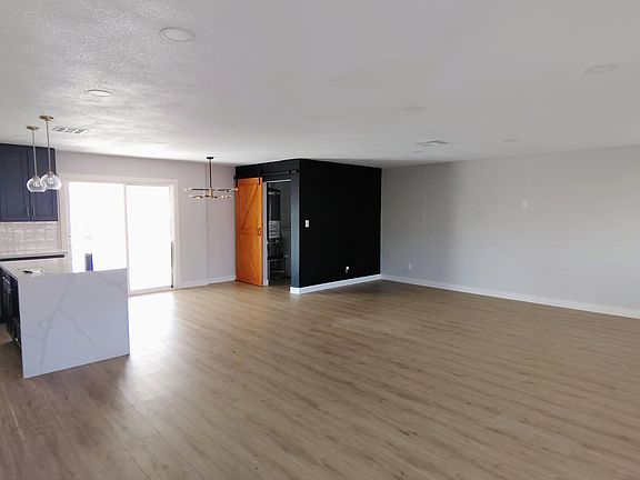 5th image of 313 E FILLMORE Street