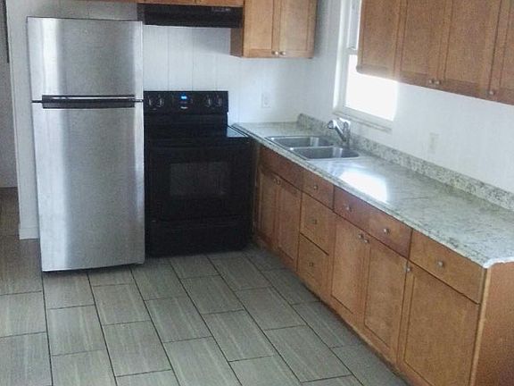 3rd image of 1057 34th St NW APT 1