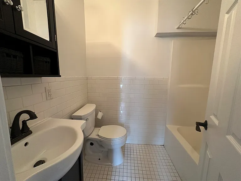 35 Mary St #2 — Photo 7
