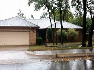 1800 Singingwood Rd, Edmond, OK 73013